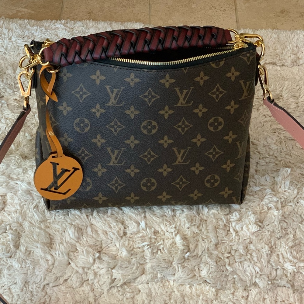 NFS JUST SHOWING OFF MY NEW LV LOVE